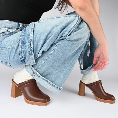 Journee Collection Women's Tru Comfort Foam™ Izara Pumps - Image 8